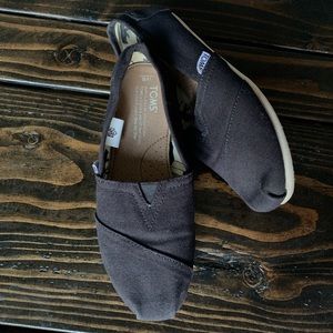 Toms